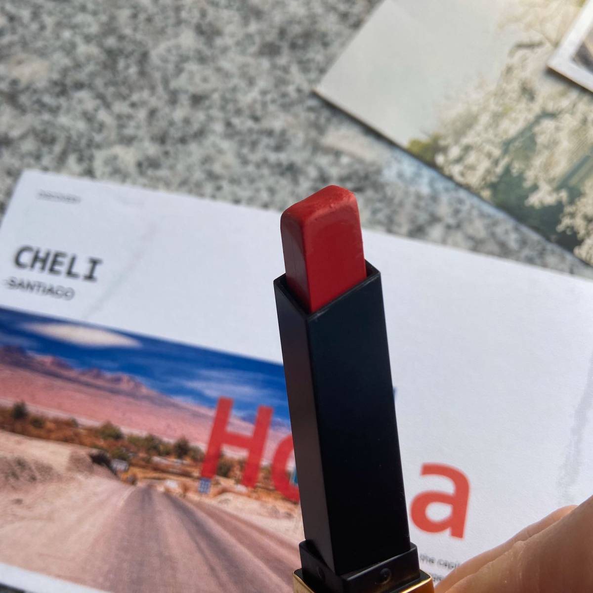 YSL金色方管口红💄21号  口红外观特别漂亮，金色方形，