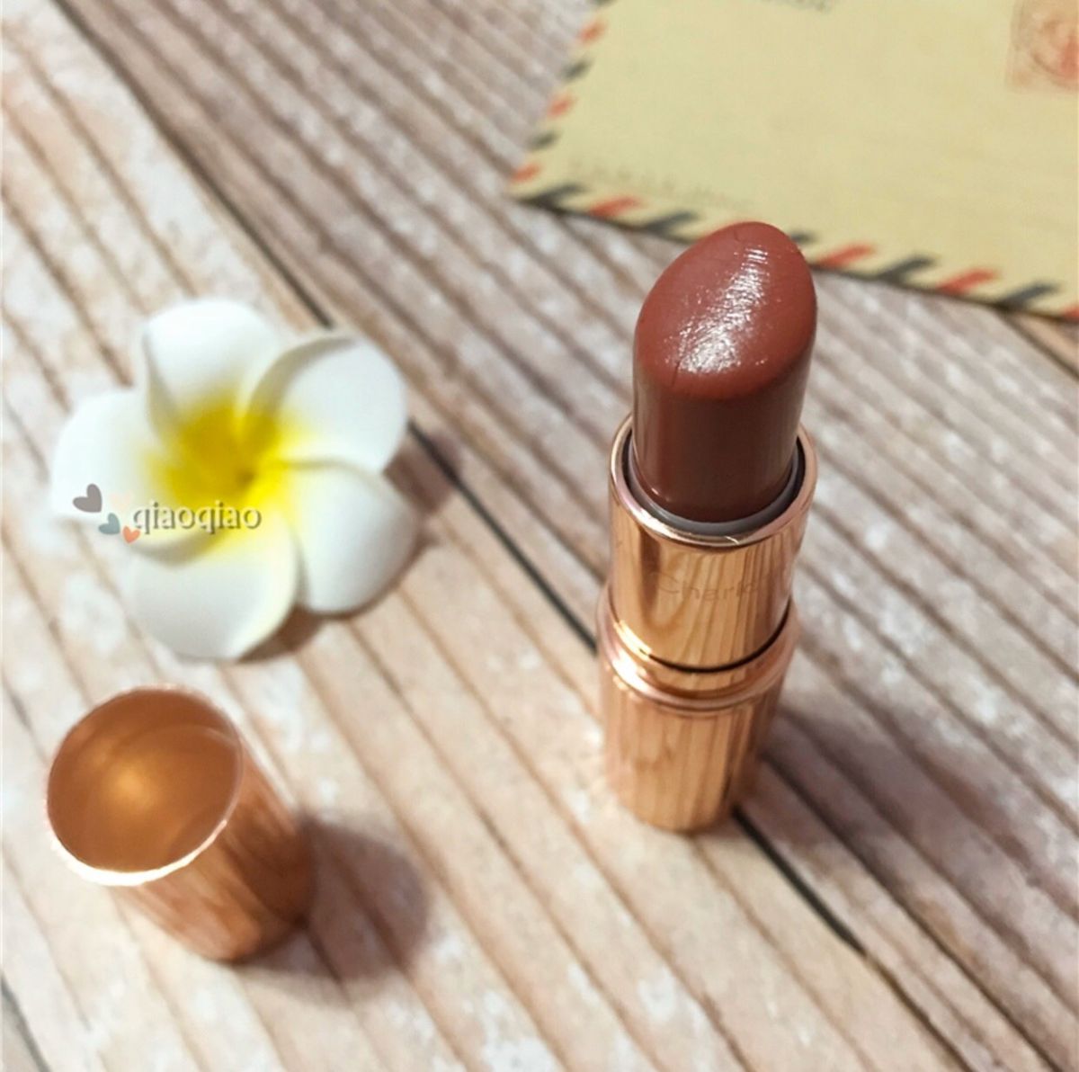 好一杯温柔奶茶☕️ 这支Charlotte Tilbury的