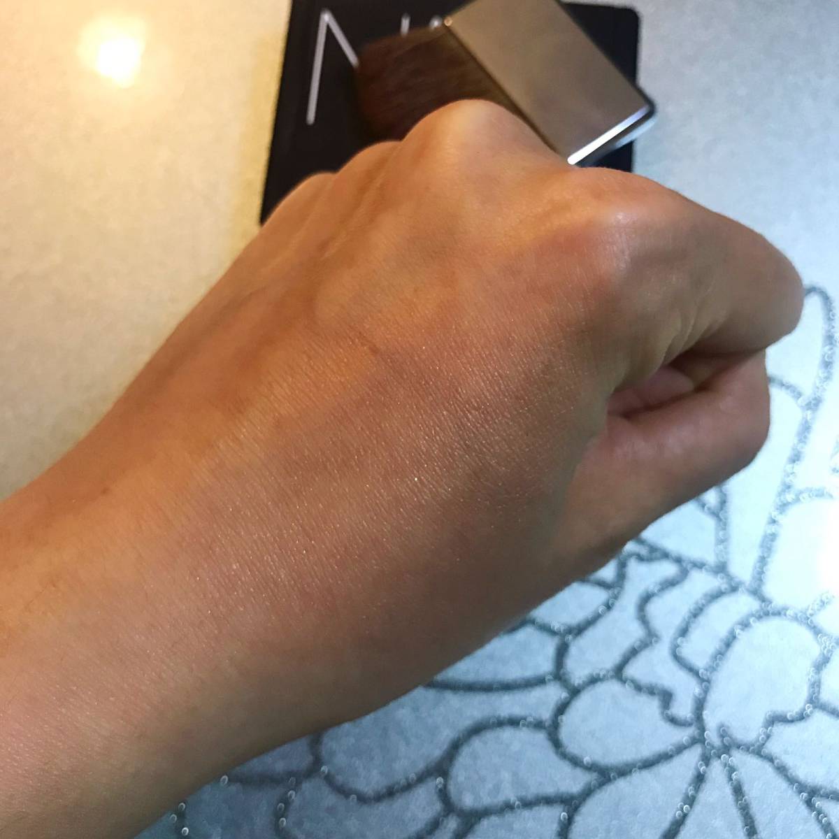 来介绍一款Nars的腮红😃 介绍来介绍去，发现我真的很喜欢
