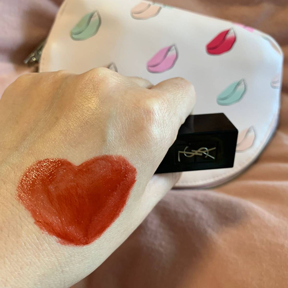 ysl416唇釉 🍇这款ysl416唇釉是去年lookfa