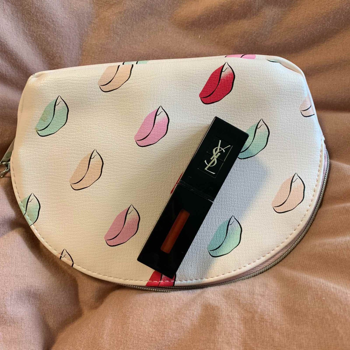 ysl416唇釉 🍇这款ysl416唇釉是去年lookfa