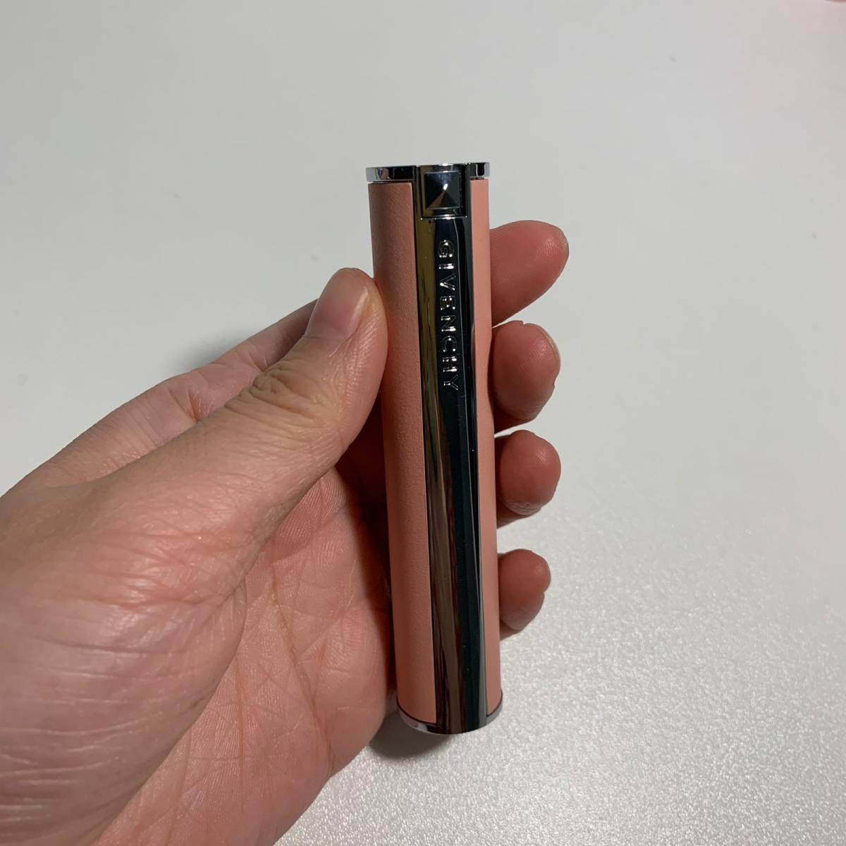 🌸纪梵希高定小羊皮樱花粉🌸 🍇这款唇膏是16年入的，是