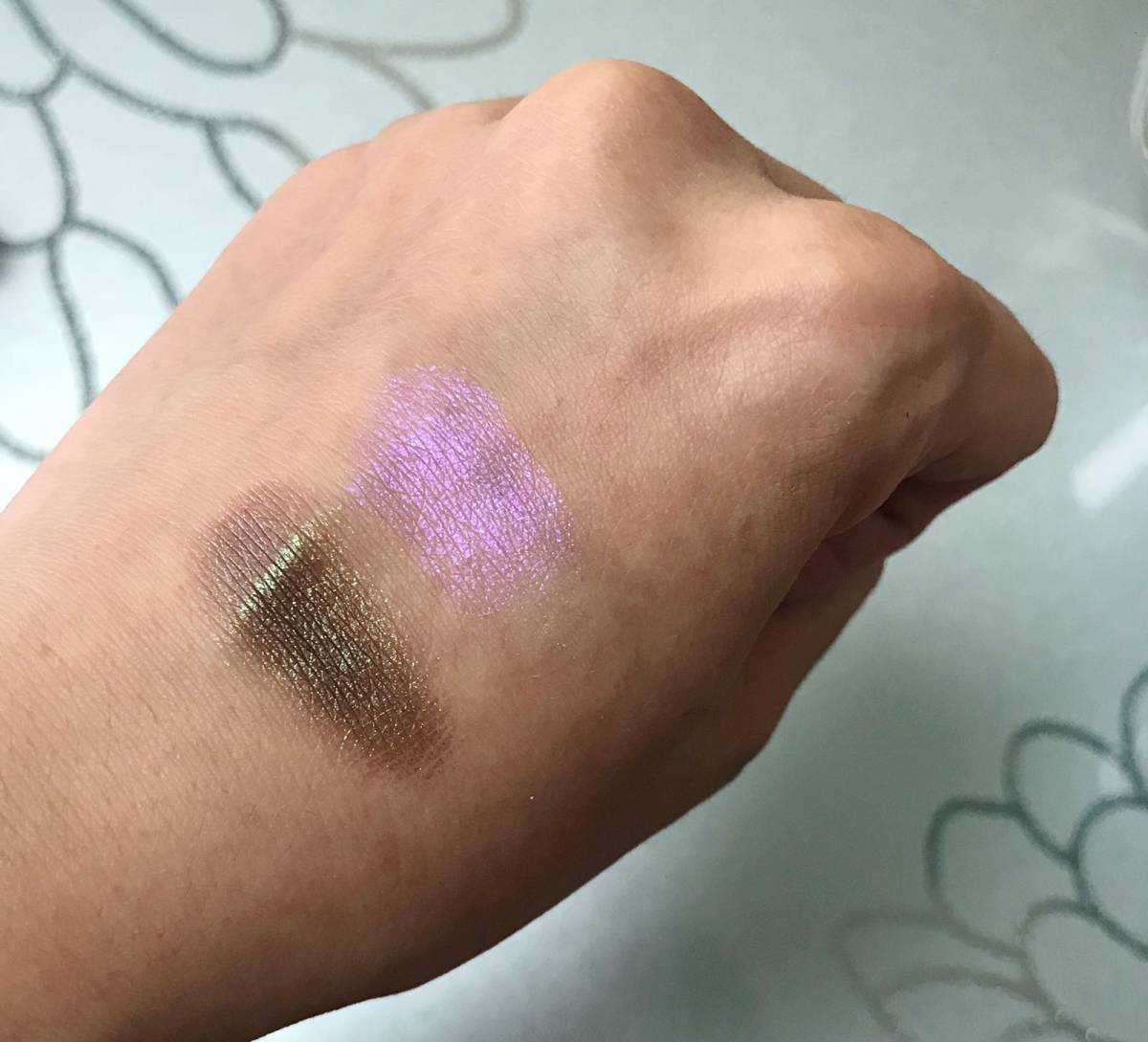 来介绍下Nars的这两颗偏光小可爱🥰 彩妆爱好者必须要拥有