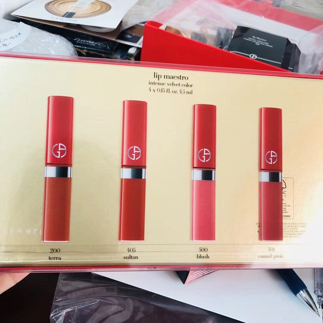 低价出阿玛尼口红套盒，美国丝芙兰购入，有凭证，可走链接，想要