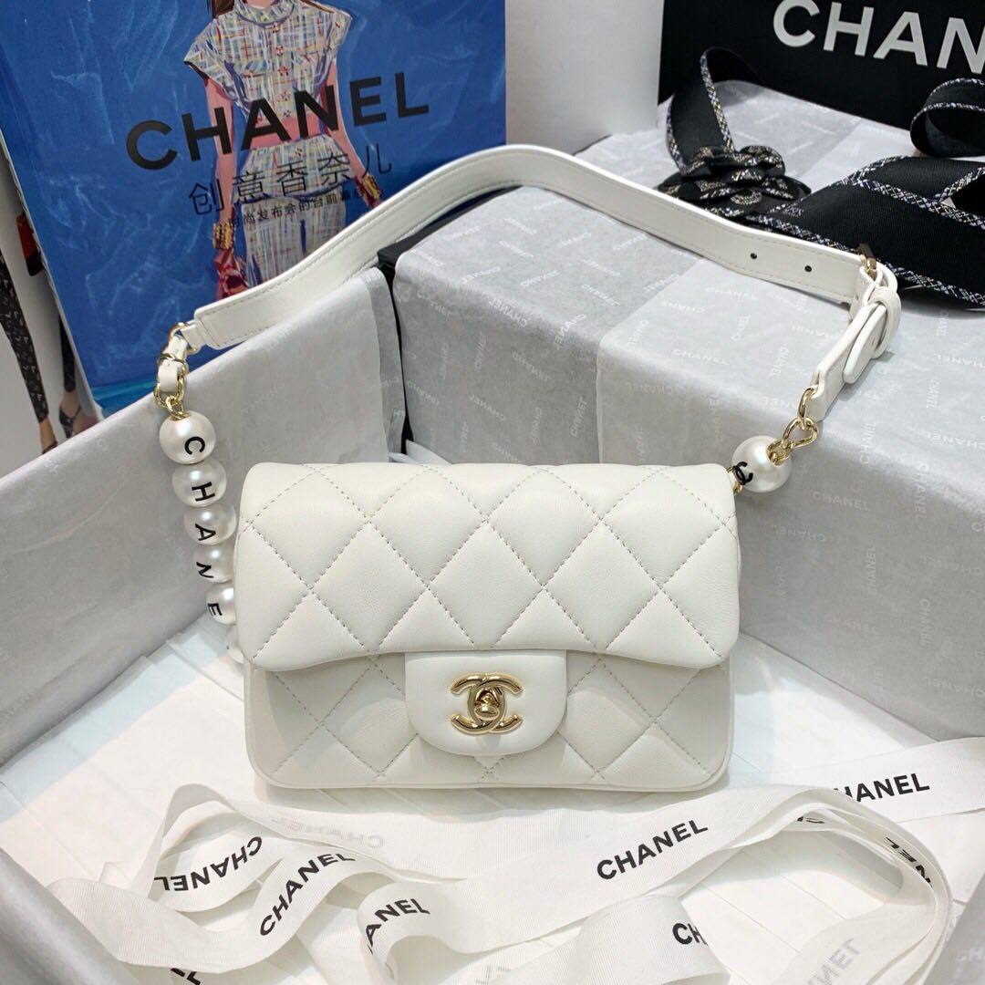 Chanel珍珠腰包 可甜可咸的一款包 就算你是全身素色 有