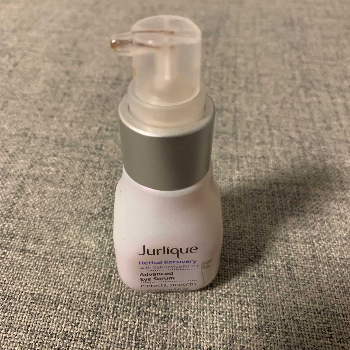 茱莉蔻草本眼部精华 🍇之所以对茱莉蔻感兴趣，是因为他家的玫