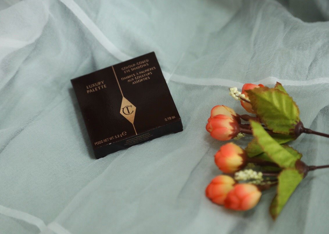 一盘冷色系眼影，也是我的第二盘Charlotte Tilbu