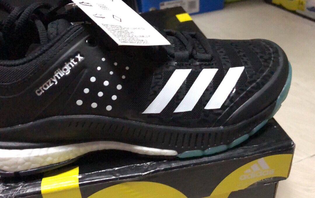 美国ebay4折扣买下adidas运动鞋，由转运四方运回，1