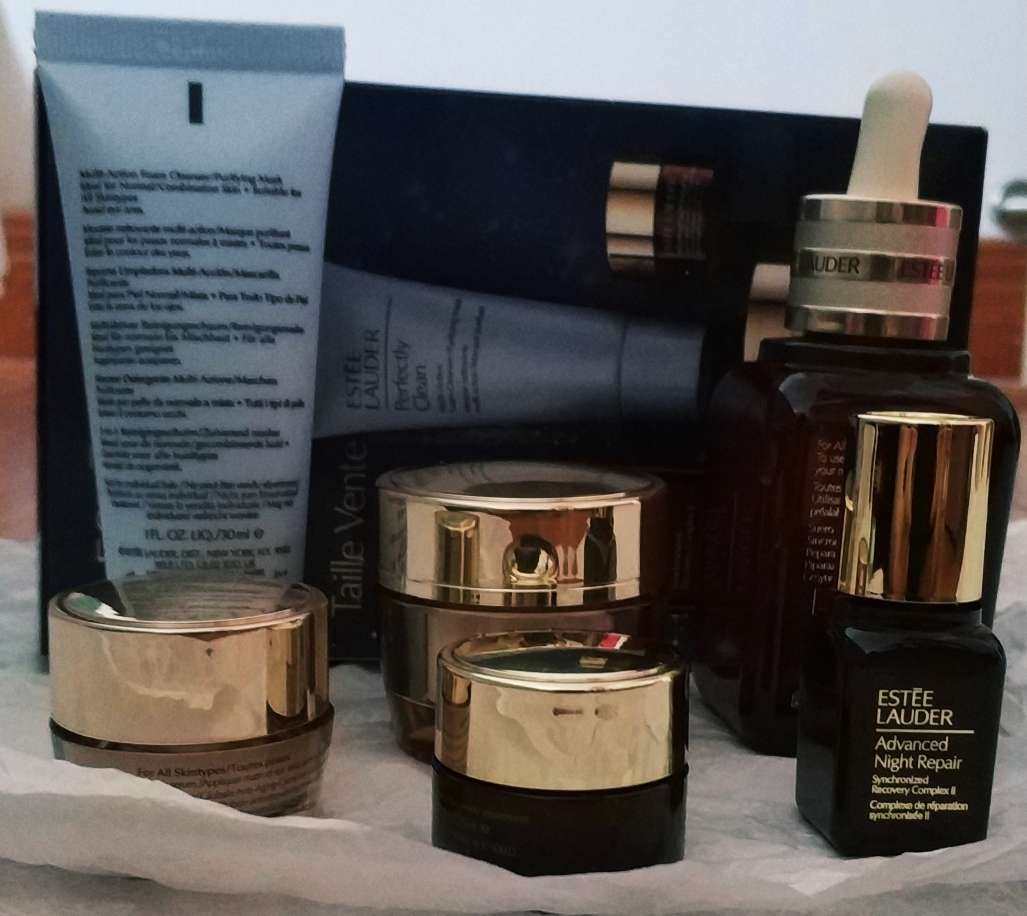 雅诗兰黛套盒💰74美金✅ 套盒内含小棕瓶50ml+智妍面霜