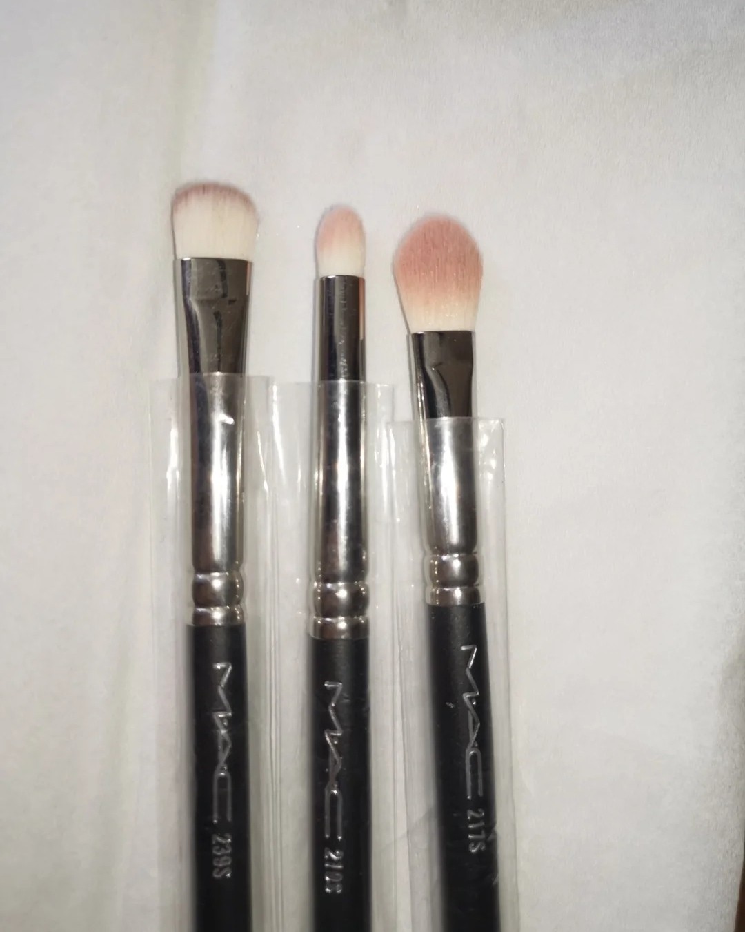 💄精致妆容的秘密武器-MAC 化妆刷 选择MAC化妆刷的几