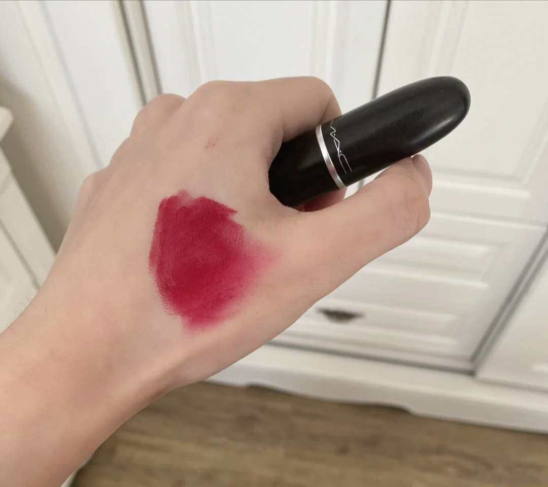 mac必买色号‼️绝美蓝调正红ruby woo♥️  1⃣品