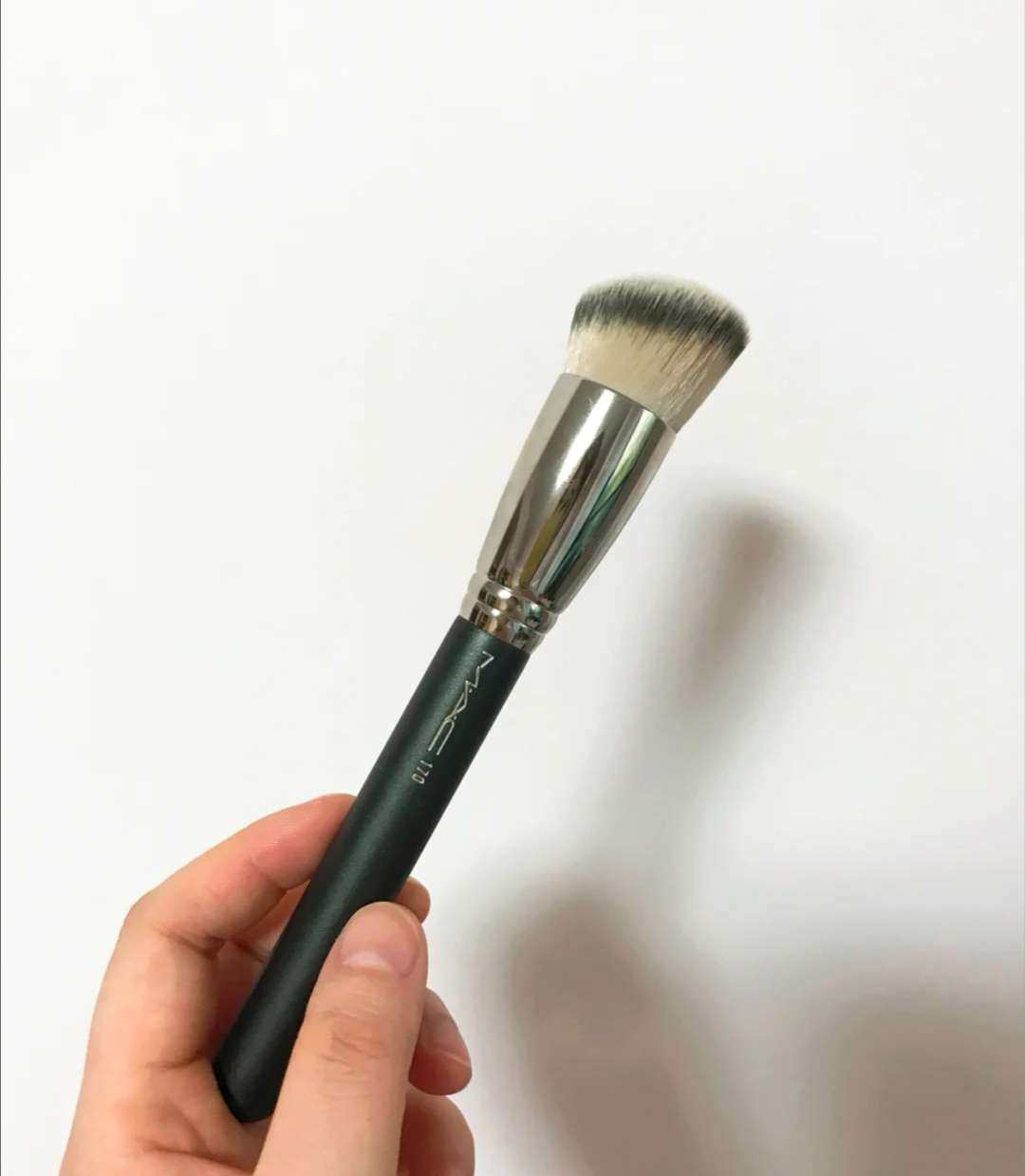 💄精致妆容的秘密武器-MAC 化妆刷 选择MAC化妆刷的几