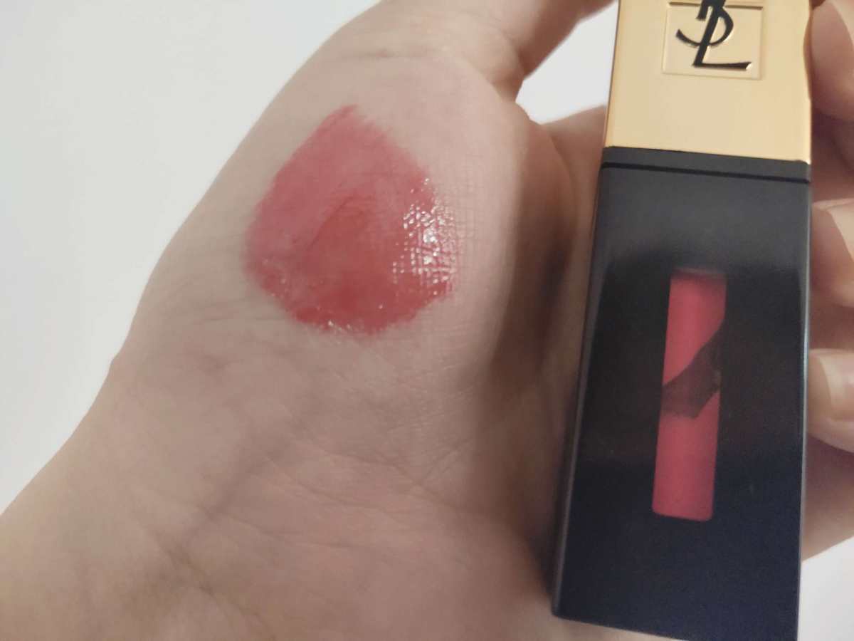 大名鼎鼎斩男色‼️YSL12唇釉 经典水红色💋  1⃣品牌