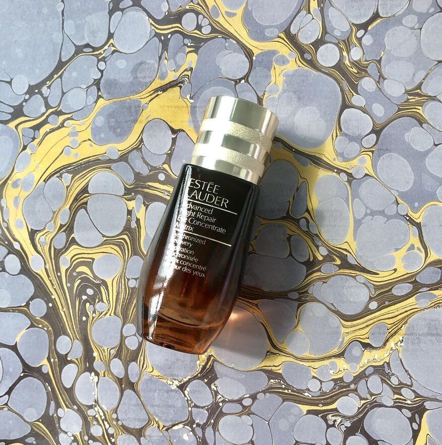 夏日渐近，气温攀升让皮肤更容易油腻冒痘，秋冬滋润型的单品就该