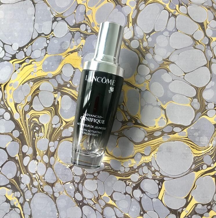 夏日渐近，气温攀升让皮肤更容易油腻冒痘，秋冬滋润型的单品就该