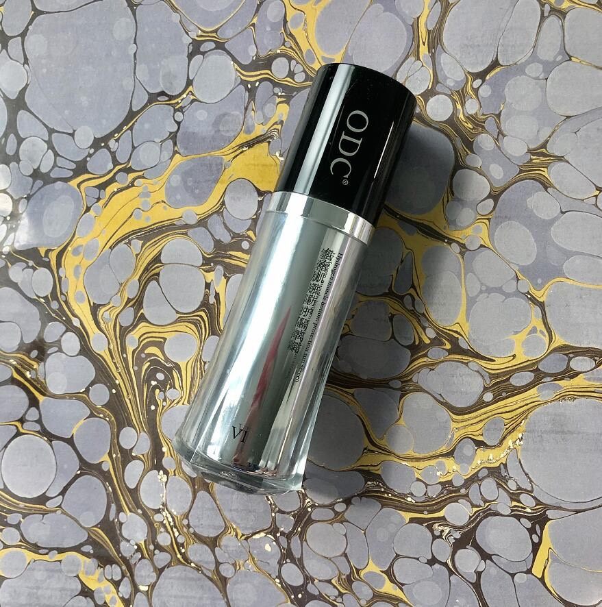 夏日渐近，气温攀升让皮肤更容易油腻冒痘，秋冬滋润型的单品就该