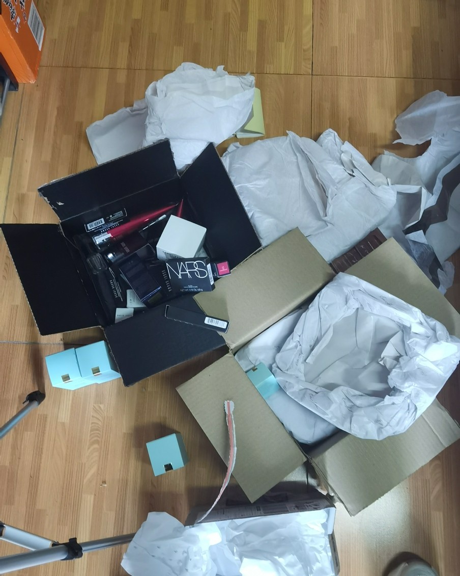 #海淘开箱记# 三个包裹，一个直邮 一个隔壁。一个鹏华 隔壁