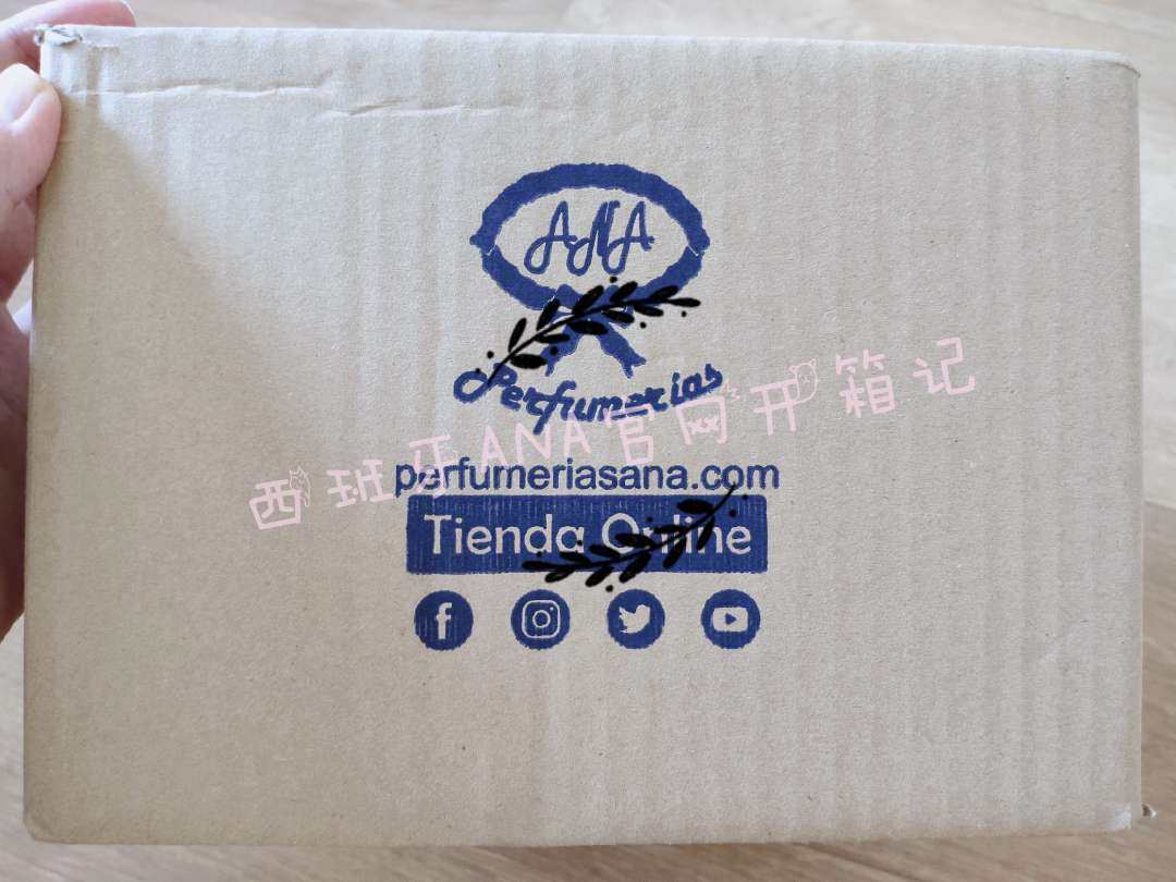 母亲节在西班牙ANA网站上购买的。 这个网站上的东西好像都很