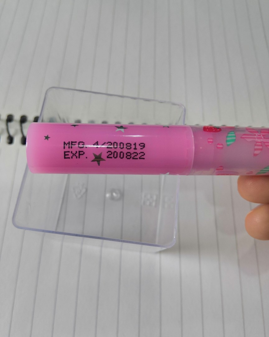 👉会变色的泰国Mistine草莓润唇膏好用吗？我的答案是Y