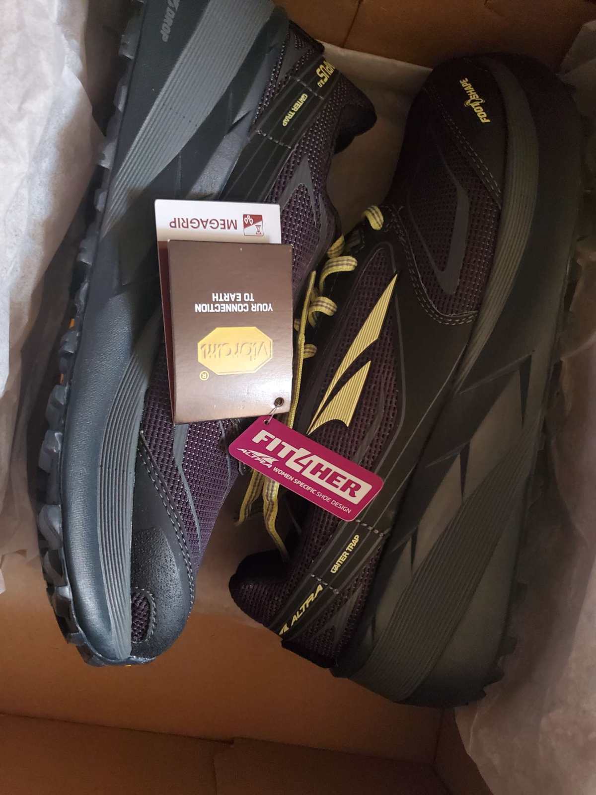 作为一枚海淘老司机，从休闲鞋到跑鞋再到越野鞋，淘过不下十几双