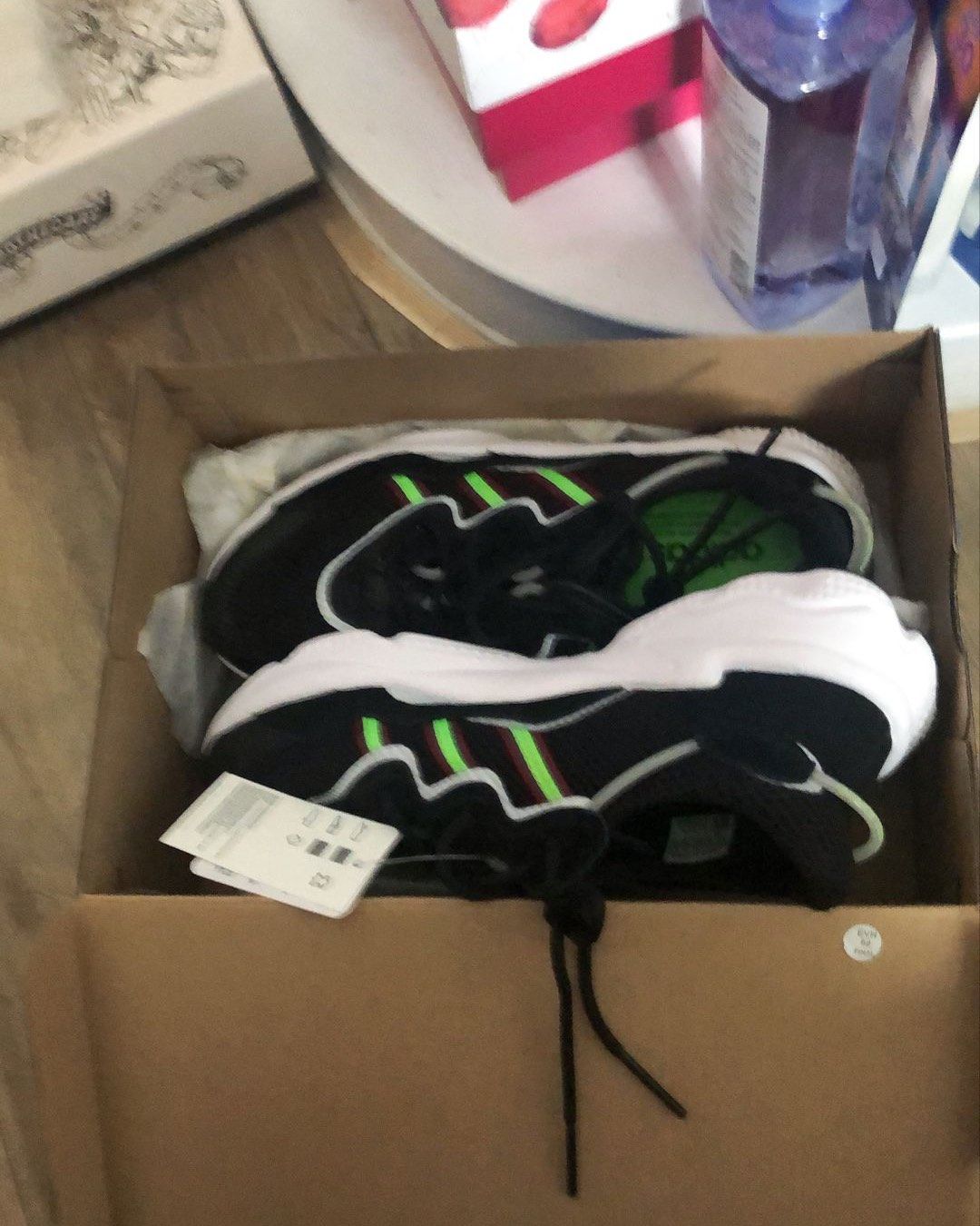 购自美国官网的阿达达斯，易烊千玺同款！ 当时只买了三十几刀，