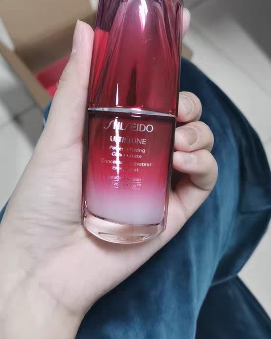 资生堂红腰子精华，肌换季必备单品！ 红腰子应该没人不知道吧？