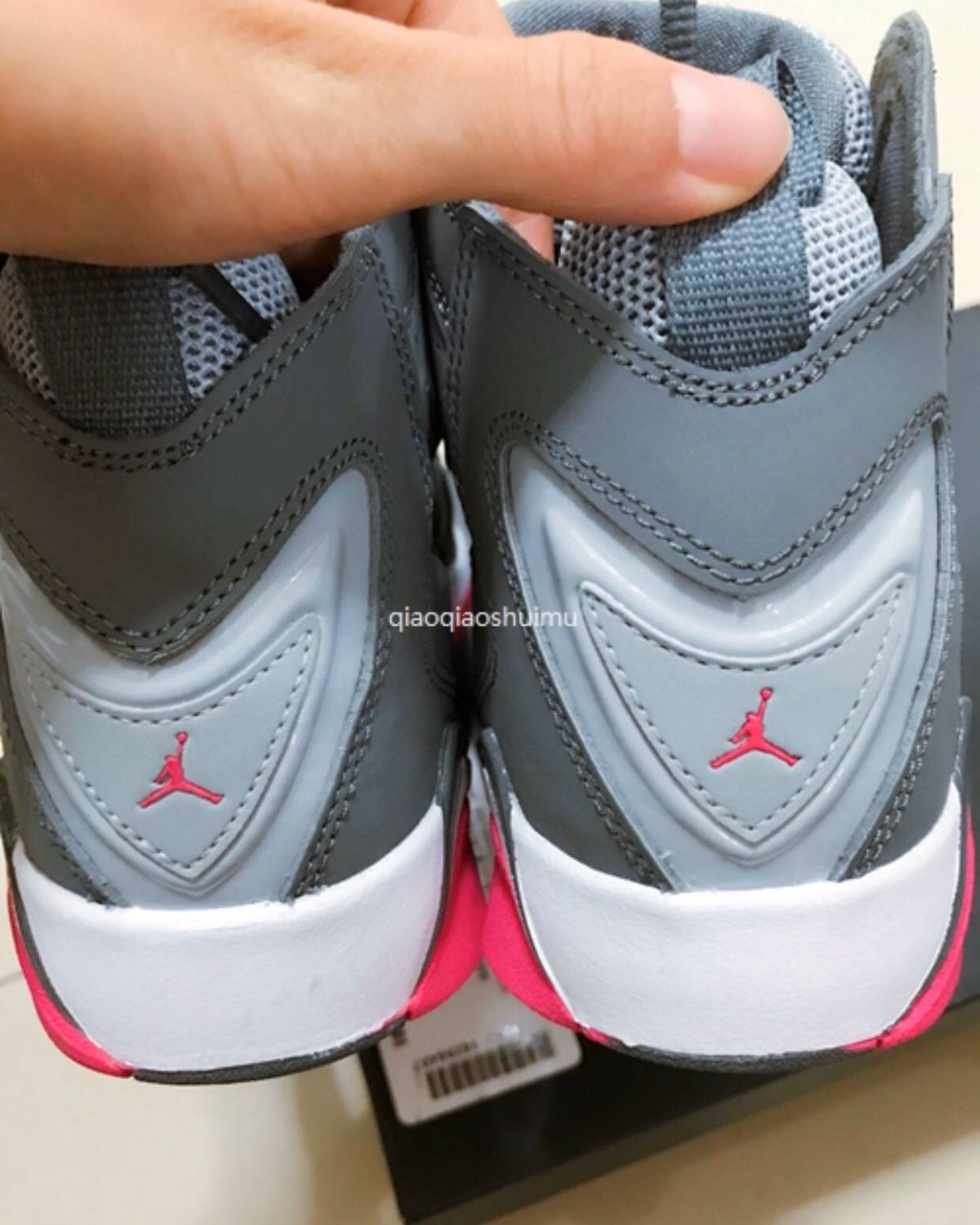 一直觉得Jordan鞋子很好看～无奈给娃买了几双，都因为穿着