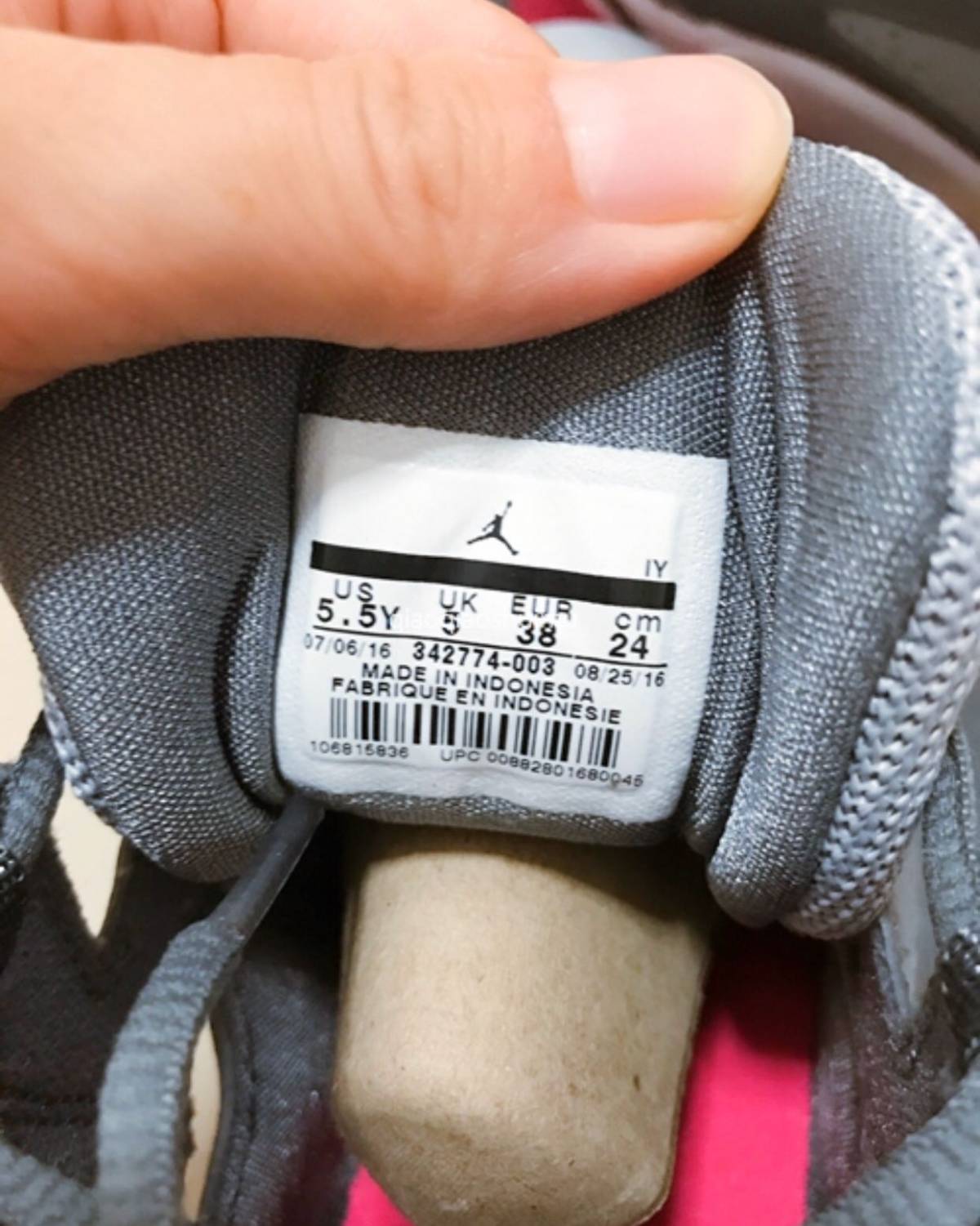 一直觉得Jordan鞋子很好看～无奈给娃买了几双，都因为穿着