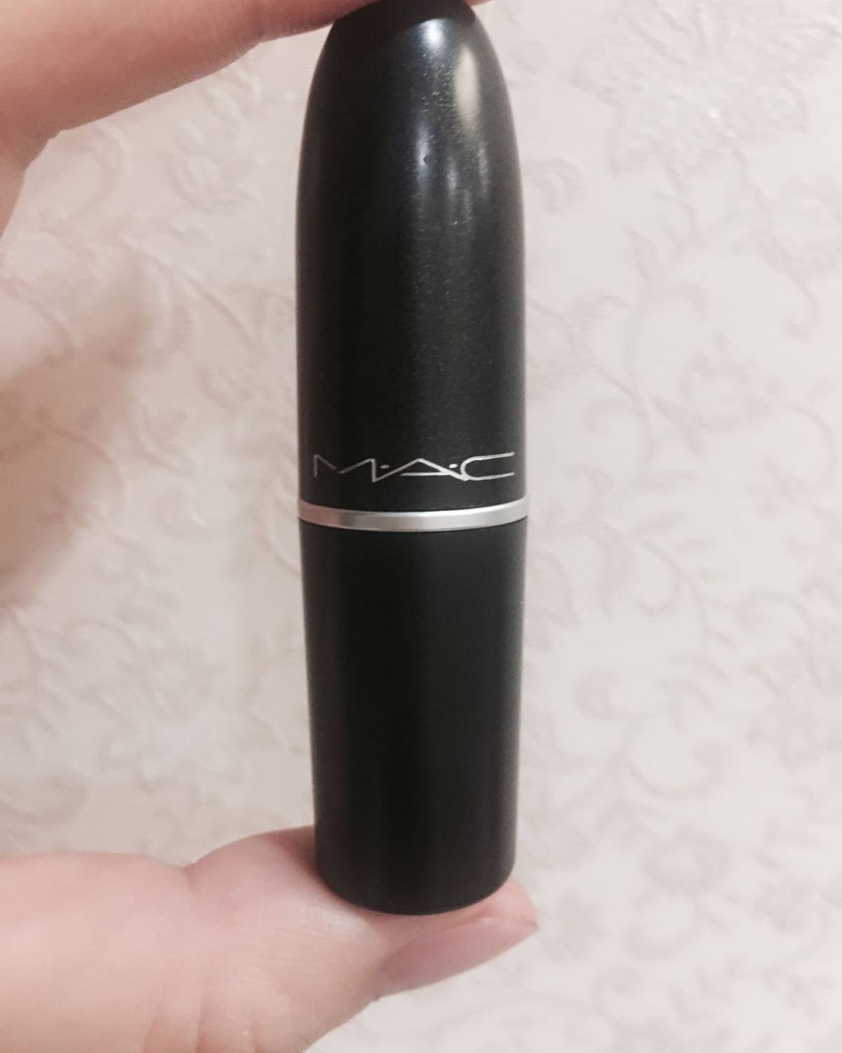 去年黑五买的mac 麻辣鸡丝,全新,包装也很新 黑五折扣盲选