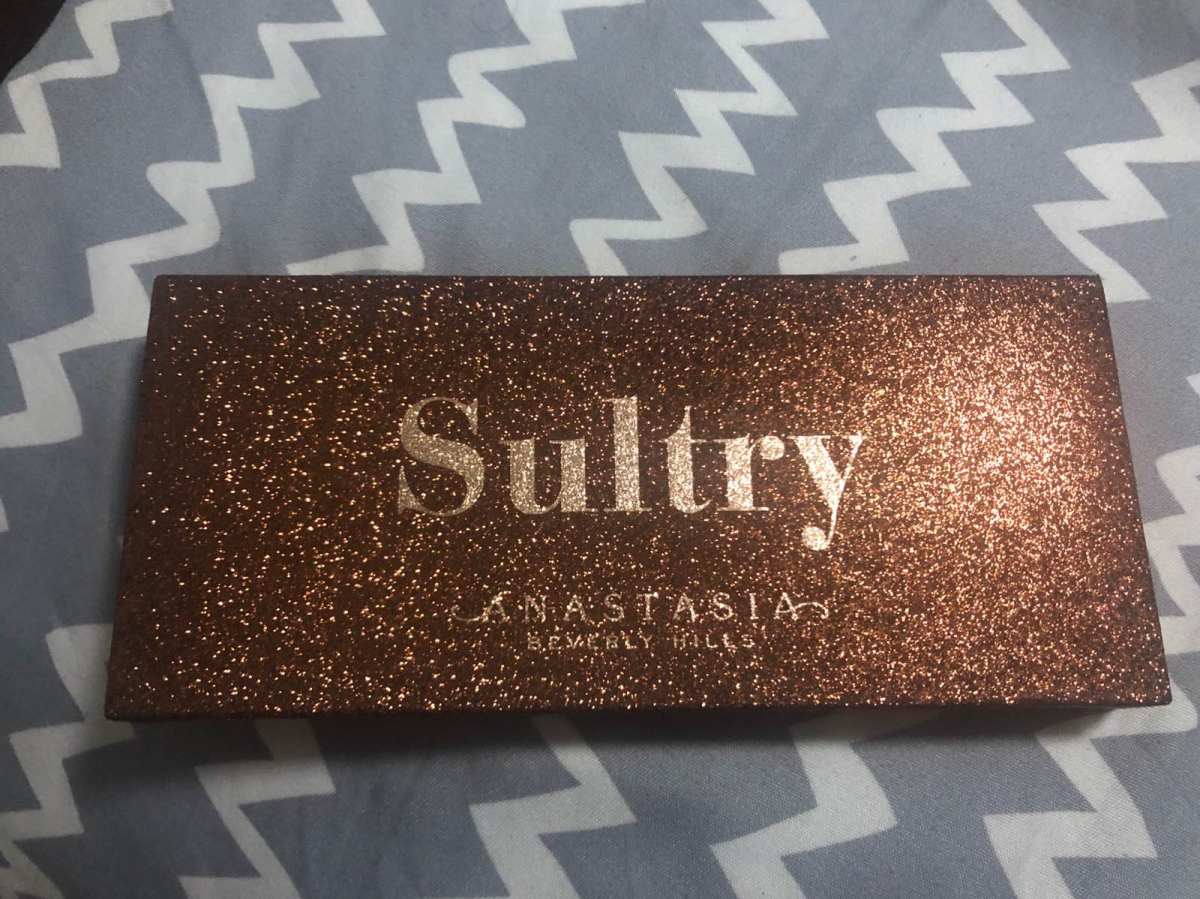 Urban decay born to run和Anasta