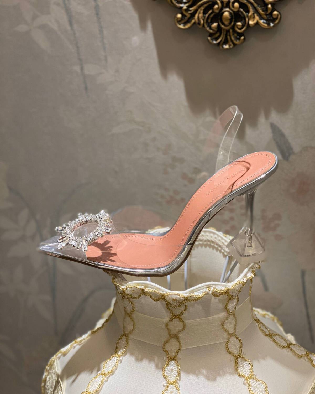 Amina Muaddi 2020  酒杯跟高跟鞋〰️ 火爆