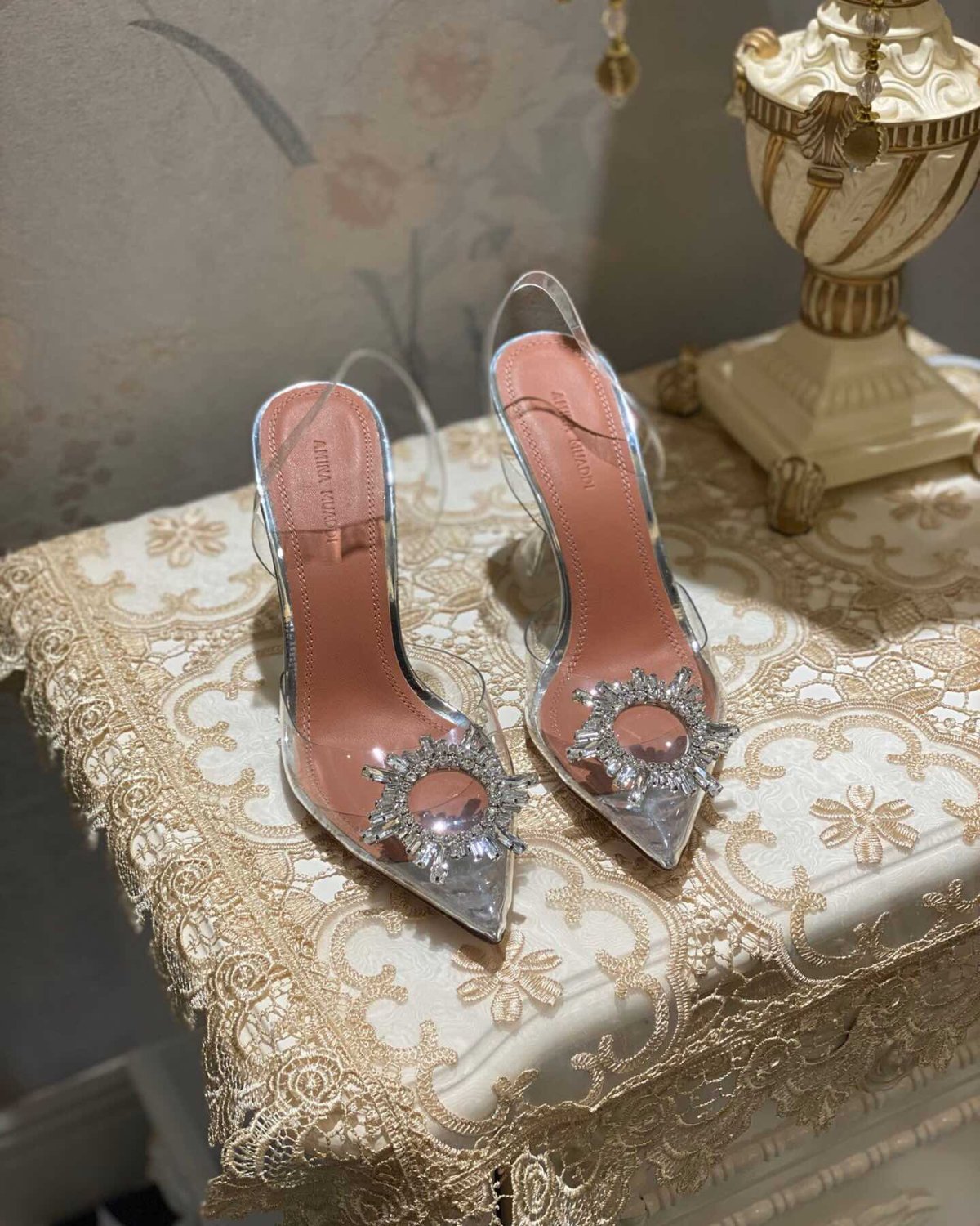 Amina Muaddi 2020  酒杯跟高跟鞋〰️ 火爆