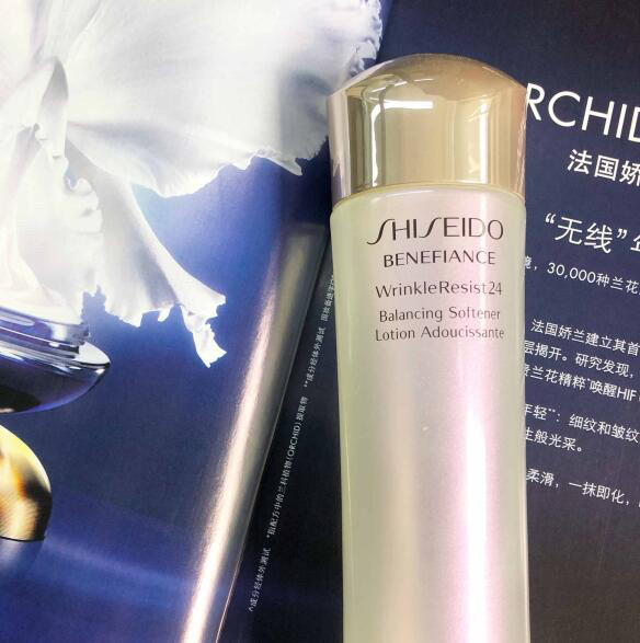 近年氨基酸成分大火，无论是氨基酸类表活还是单成分，高端大牌们