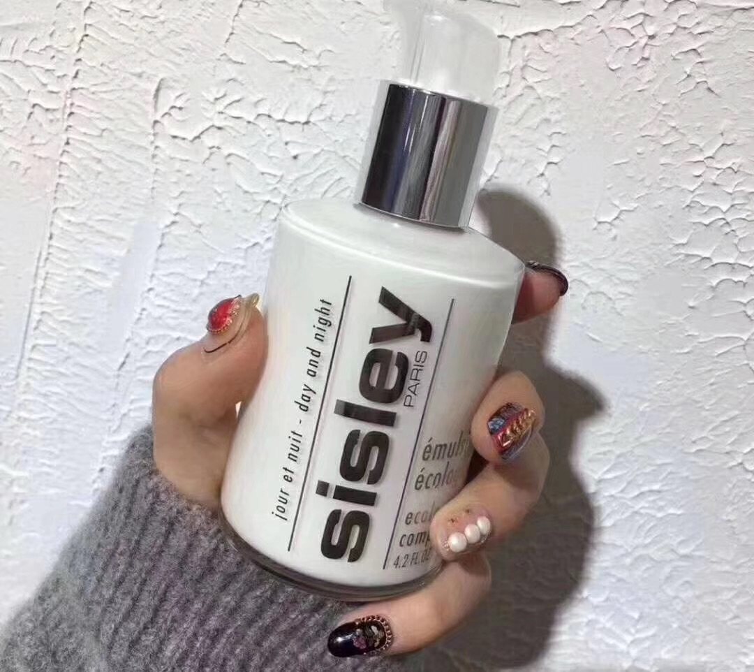 Sisley希思黎全能乳液 皮肤：干皮  后来觉得该换一点营
