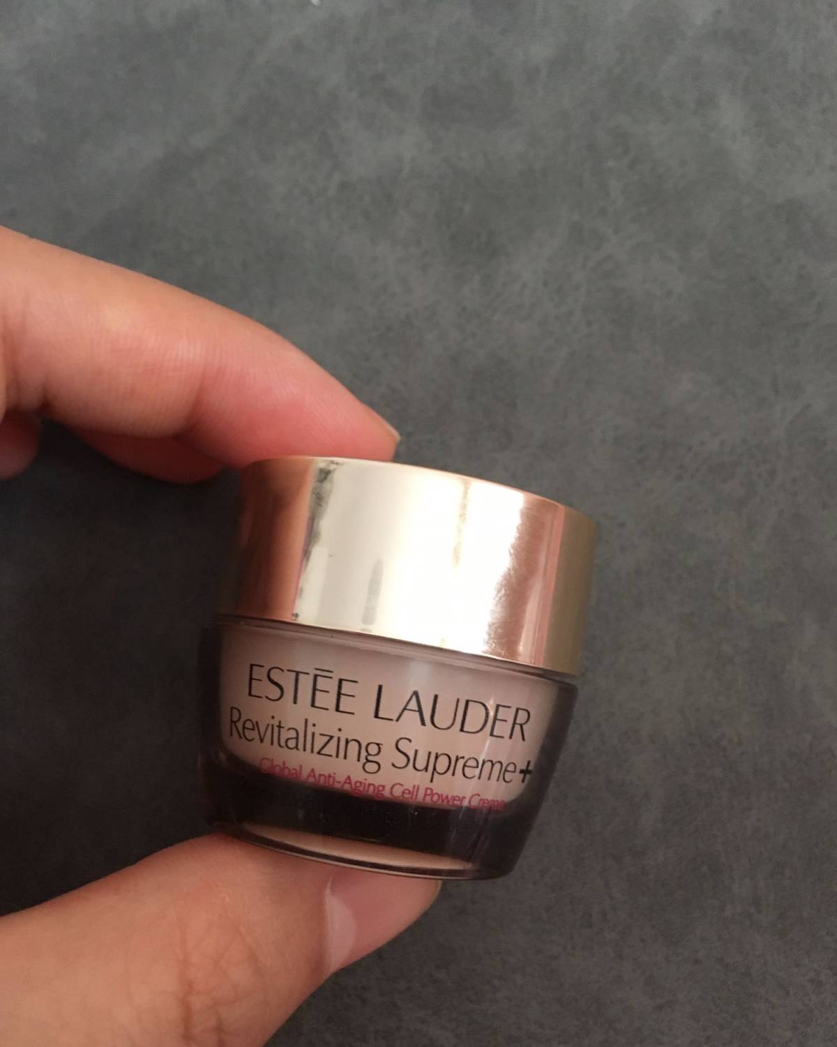 夏天快到了，护肤很重要！ 在家这段时间用的是兰蔻粉水、雅诗兰