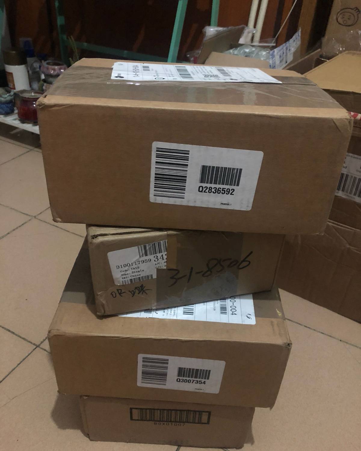 #中环转运精品线疫情期间不停运，尼曼百货YSL小金条新色号2