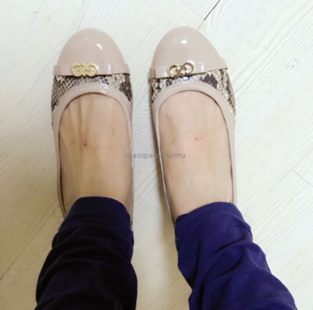 Cole haan，中文称可汗。Cole haan的鞋子一直