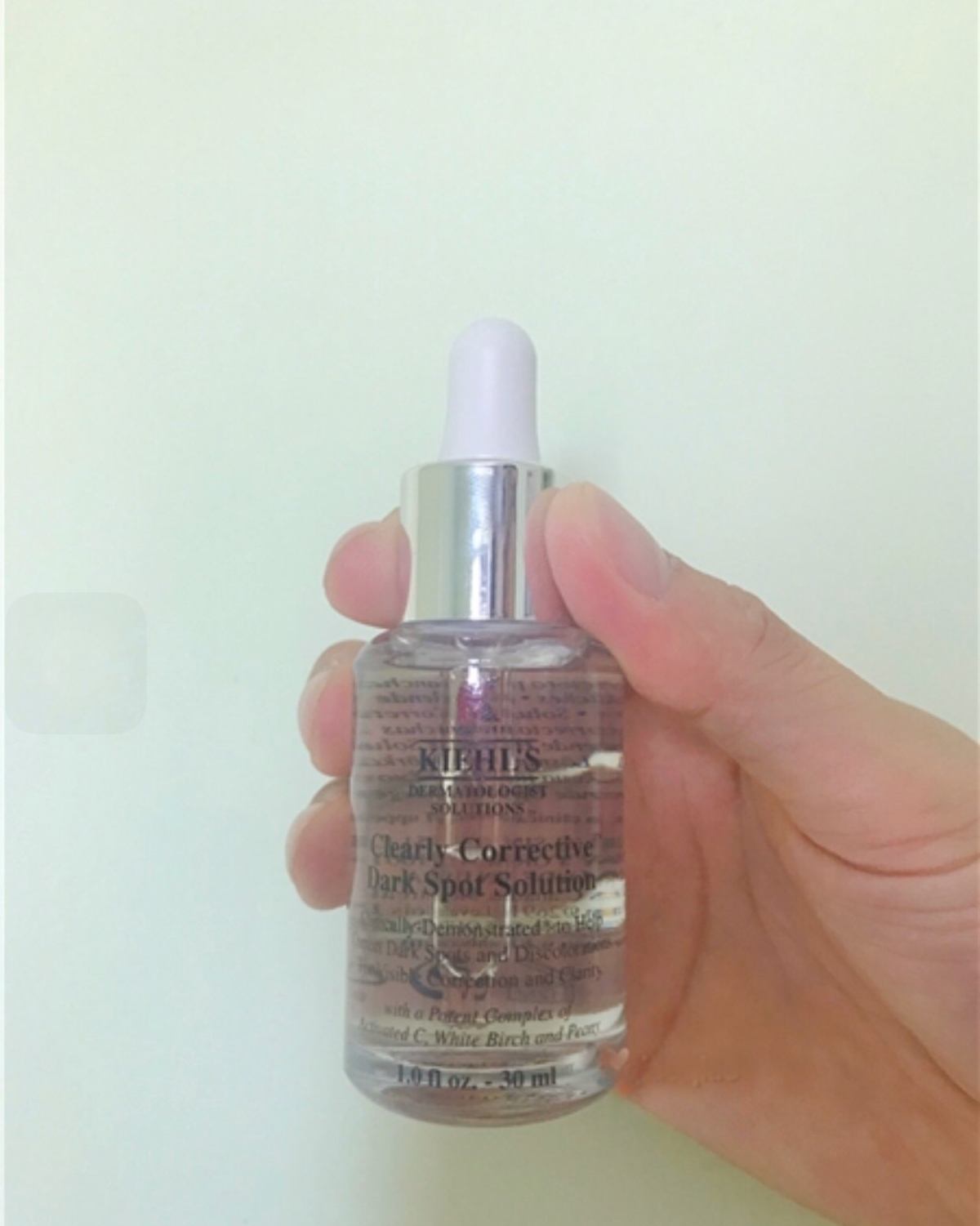 Kiehl's 集焕白均衡亮肤淡华液。没错，也就是