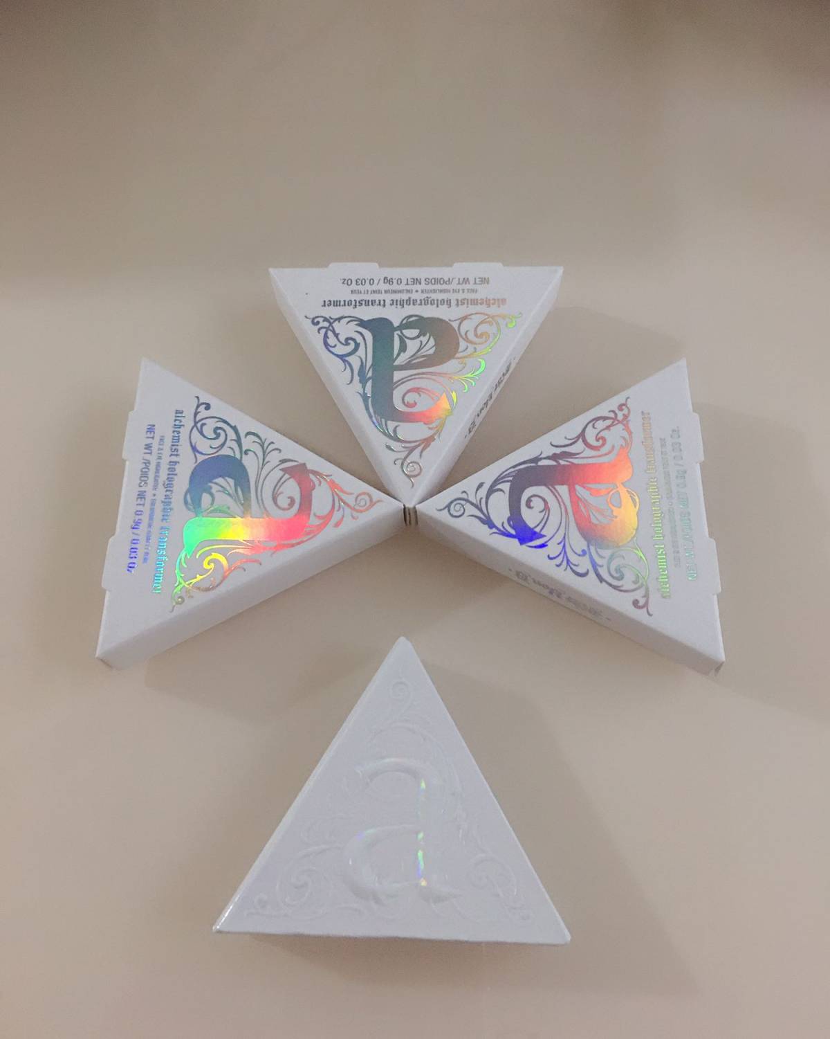 高光拌饭，闪闪发亮 目前自用高光四个 1⃣️纪梵希高定恒颜亮