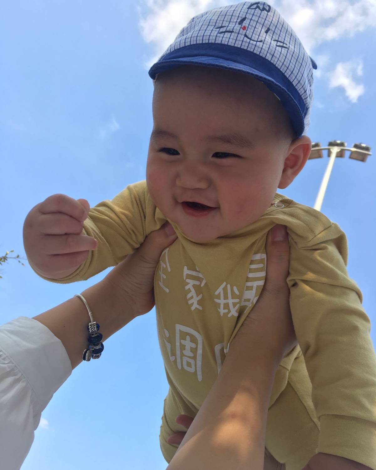 最美笑脸绽放六一—天生就是爱笑的宝宝 宇宝现在一周2个月 拍