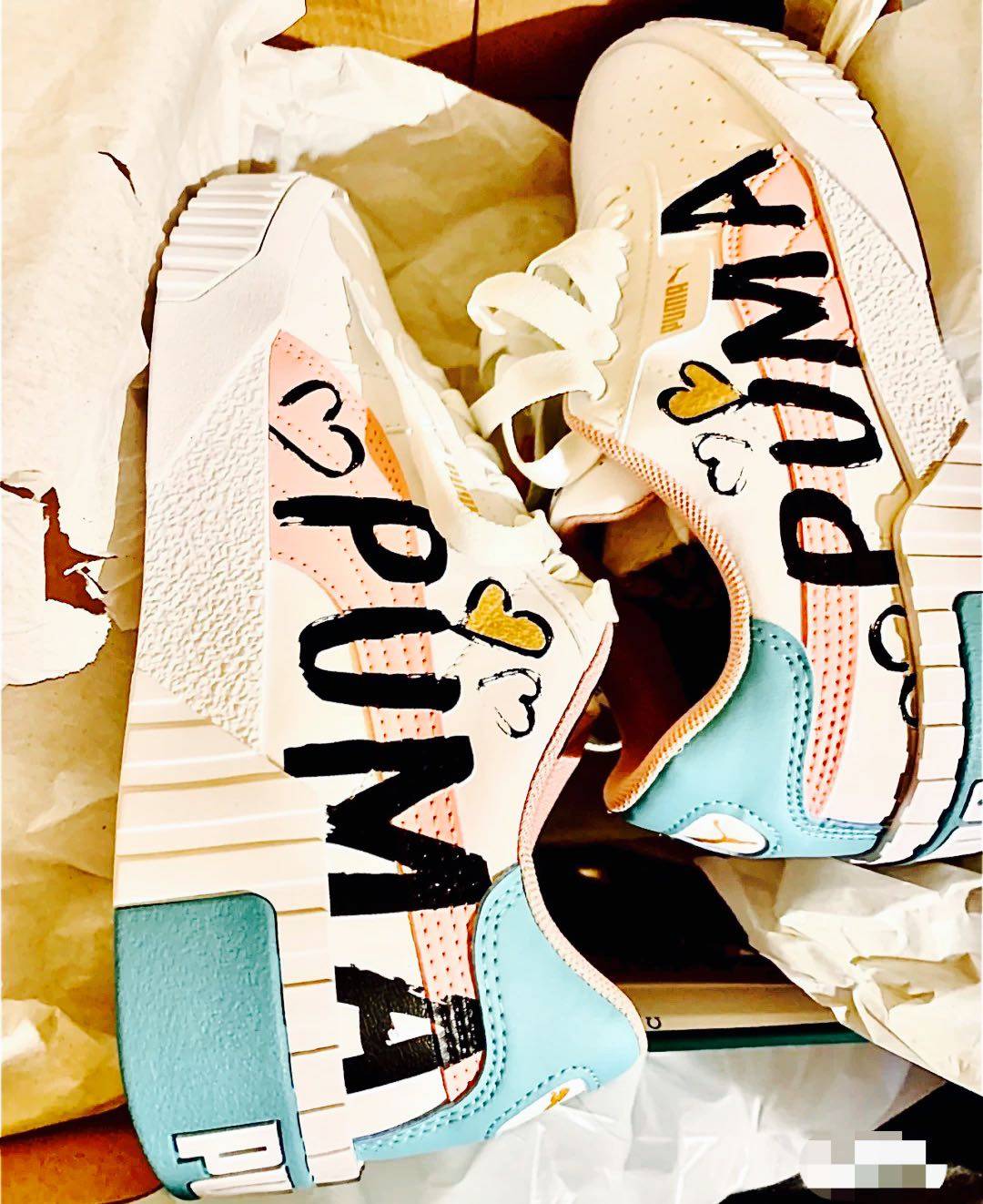 在Eastbay购买的Puma 彪马涂鸦鞋发错了配色    