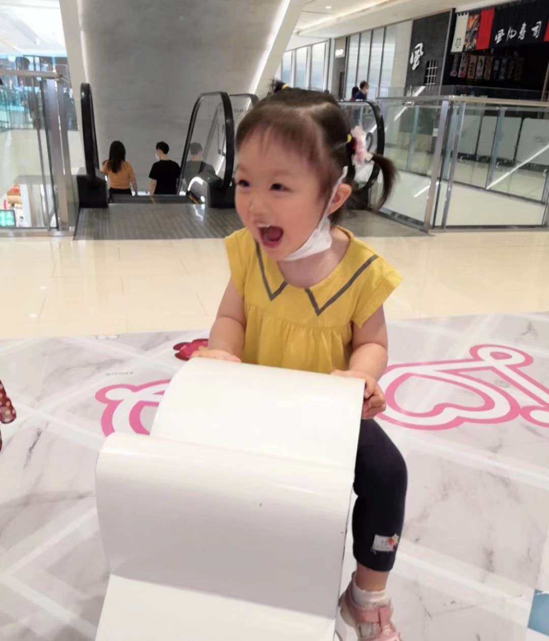 这是我家小盆友的第3个儿童节，作为爱臭美妈妈，肯定少不了有一
