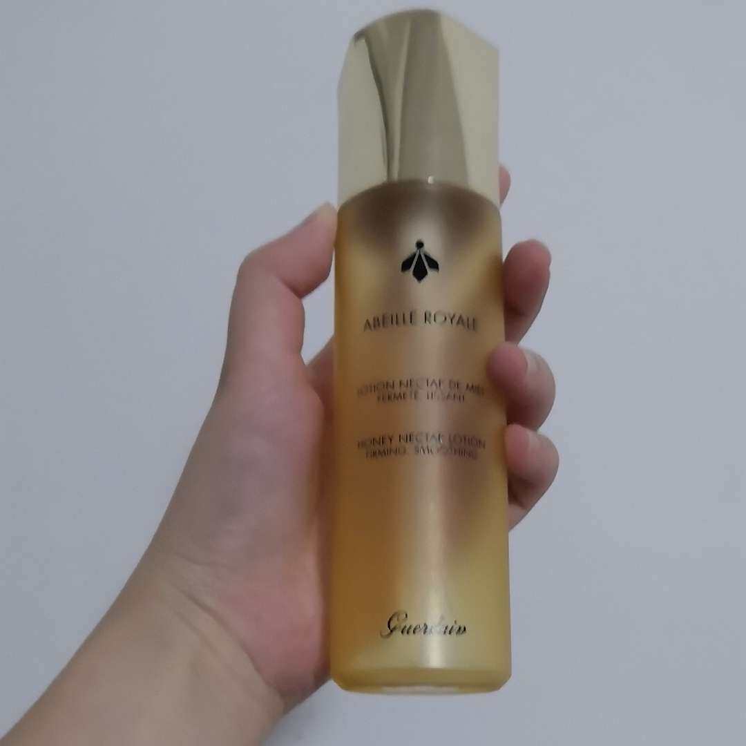 本人偏干性皮肤，这款娇兰帝皇蜂姿柔肤水我挺喜欢的，空瓶。不过