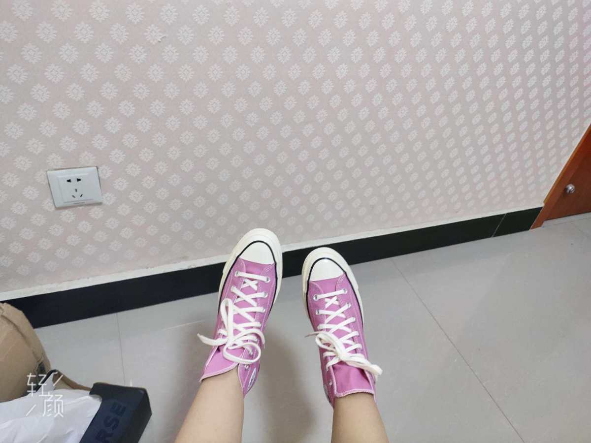 历经二十多天的匡威收到啦，总价五百多的匡威真的是超值，国内一