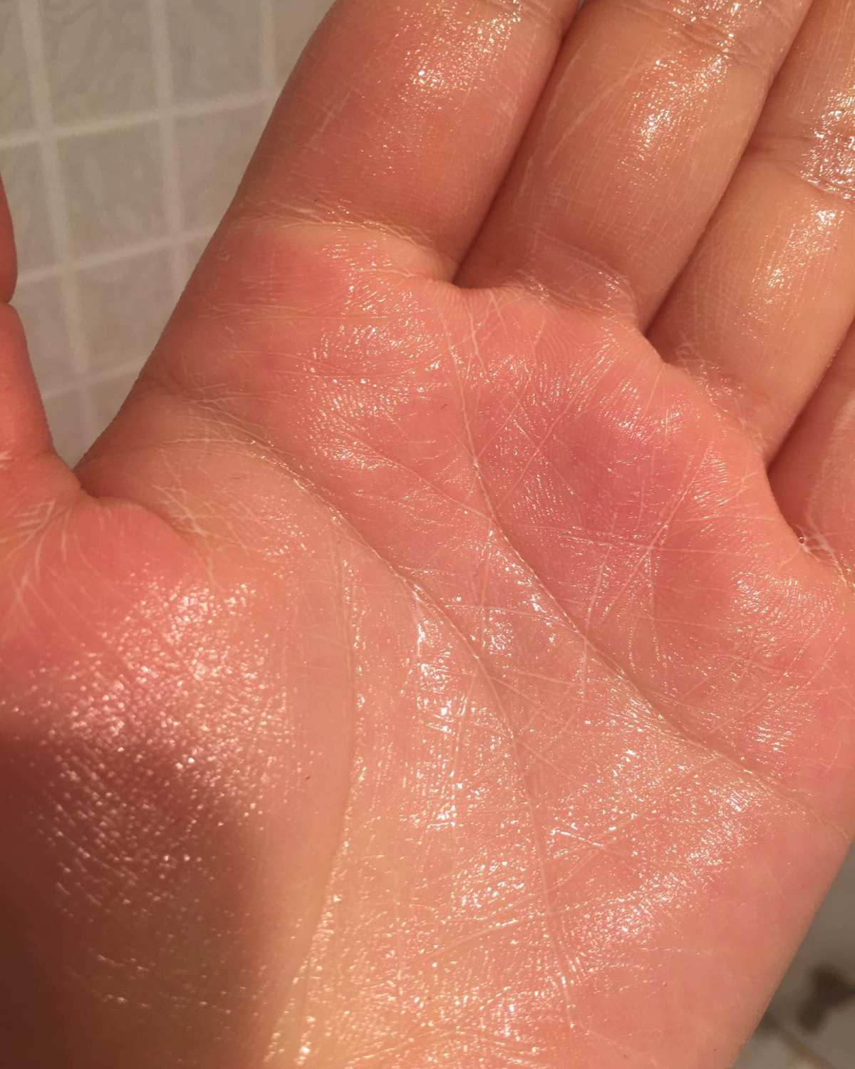 用到空瓶是真爱——Aesop 伊索**精华 这款精华是和闺蜜