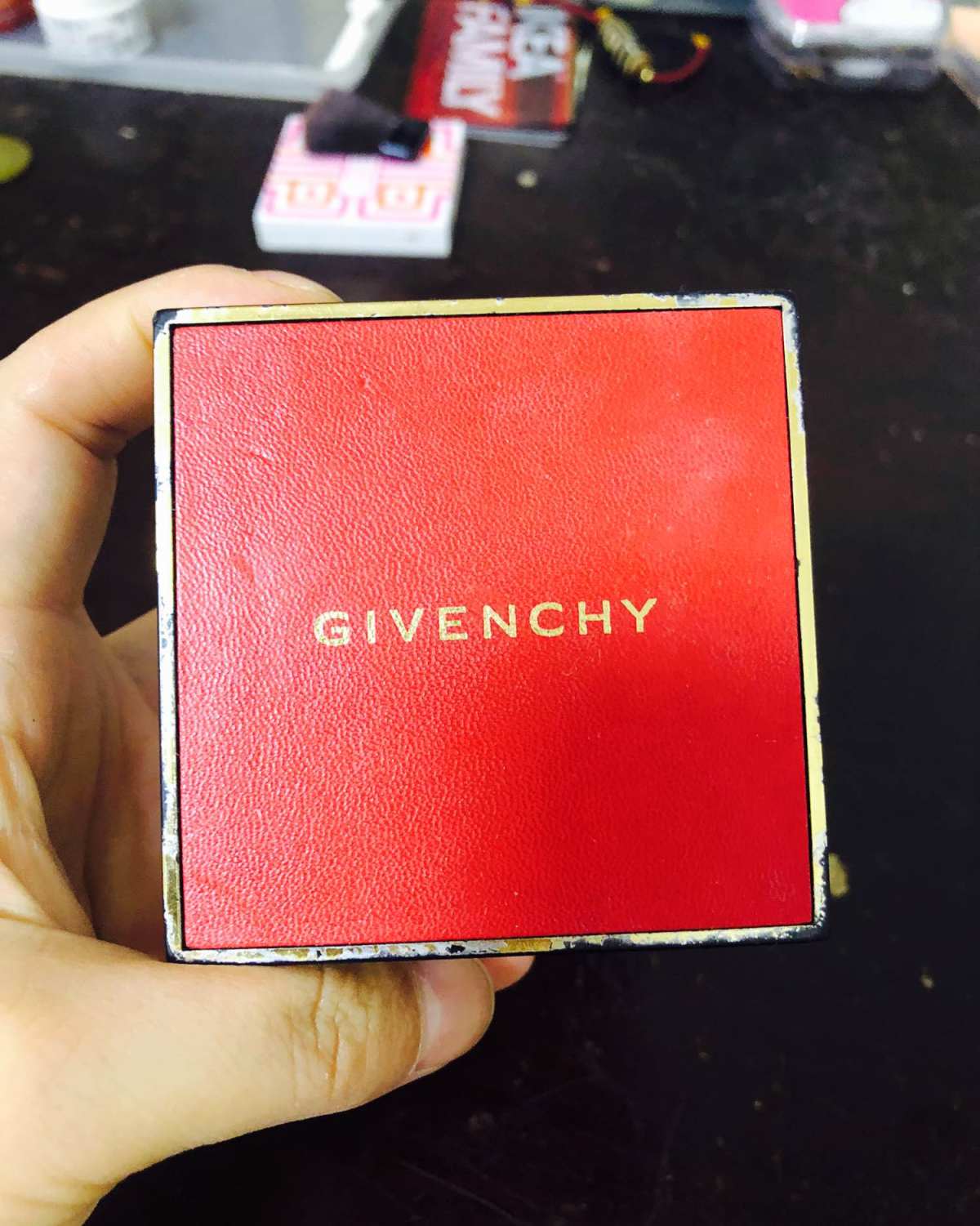 纪梵希(Givenchy)是来自法国的时装品牌，优美、简洁、