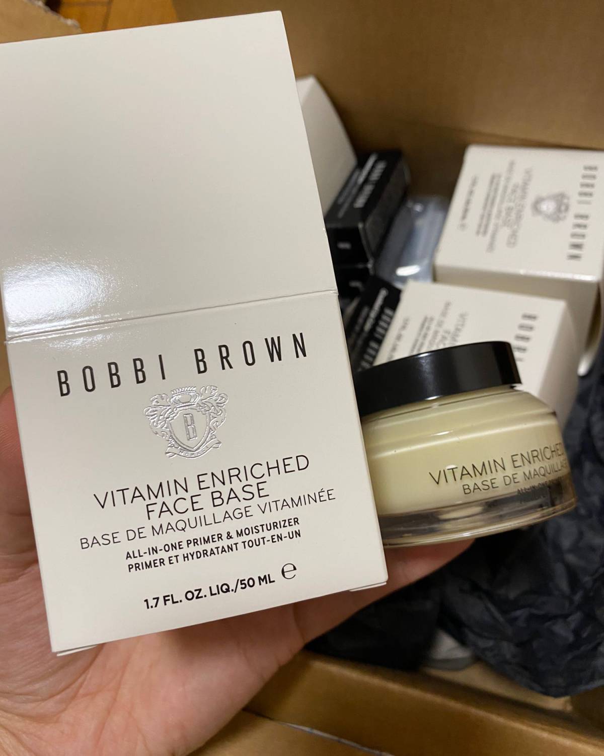 拆包裹 bb橘子面霜，口红 雅顿眼胶，粉胶，铜胶 兰蔻天鹅颈