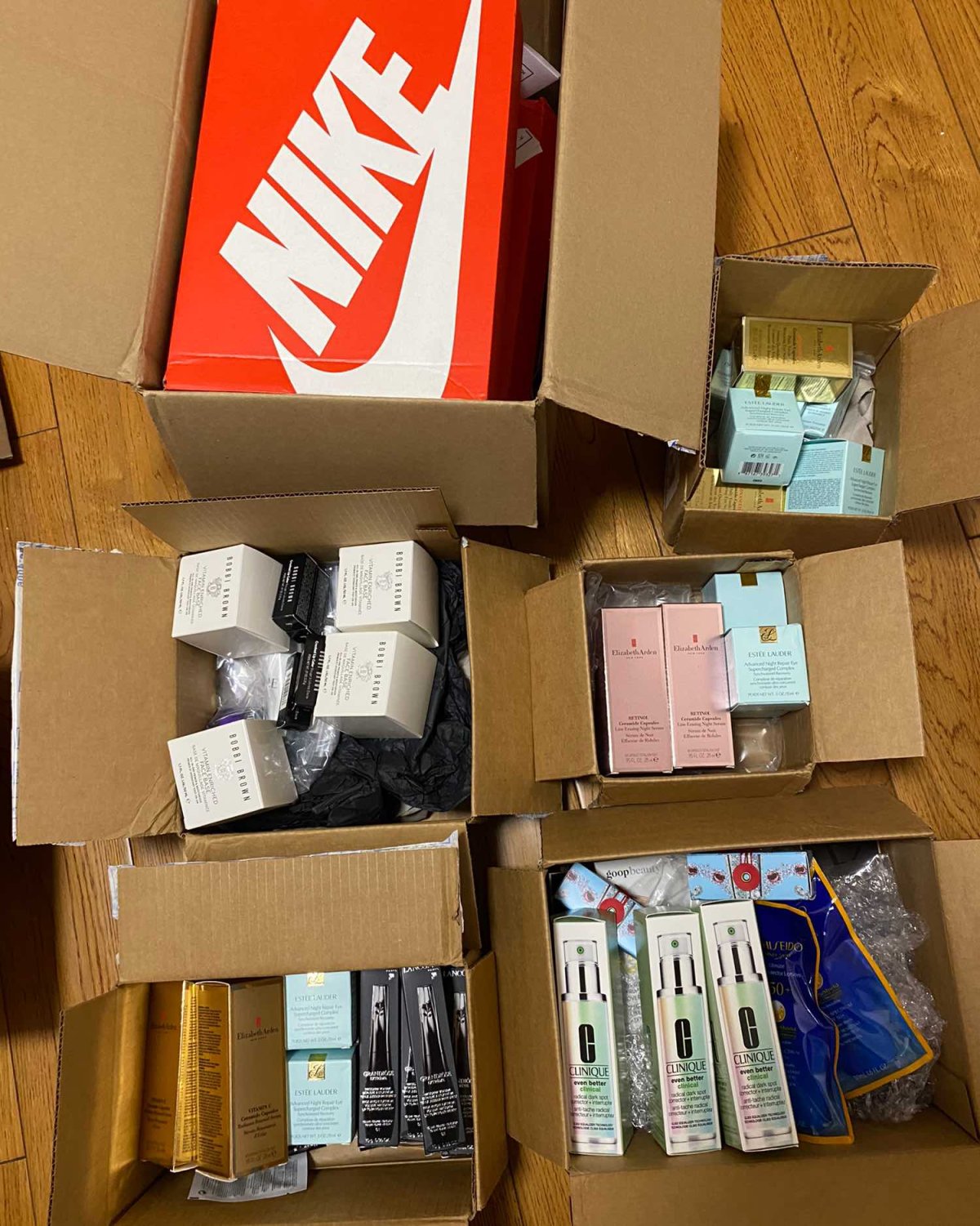 拆包裹 bb橘子面霜，口红 雅顿眼胶，粉胶，铜胶 兰蔻天鹅颈