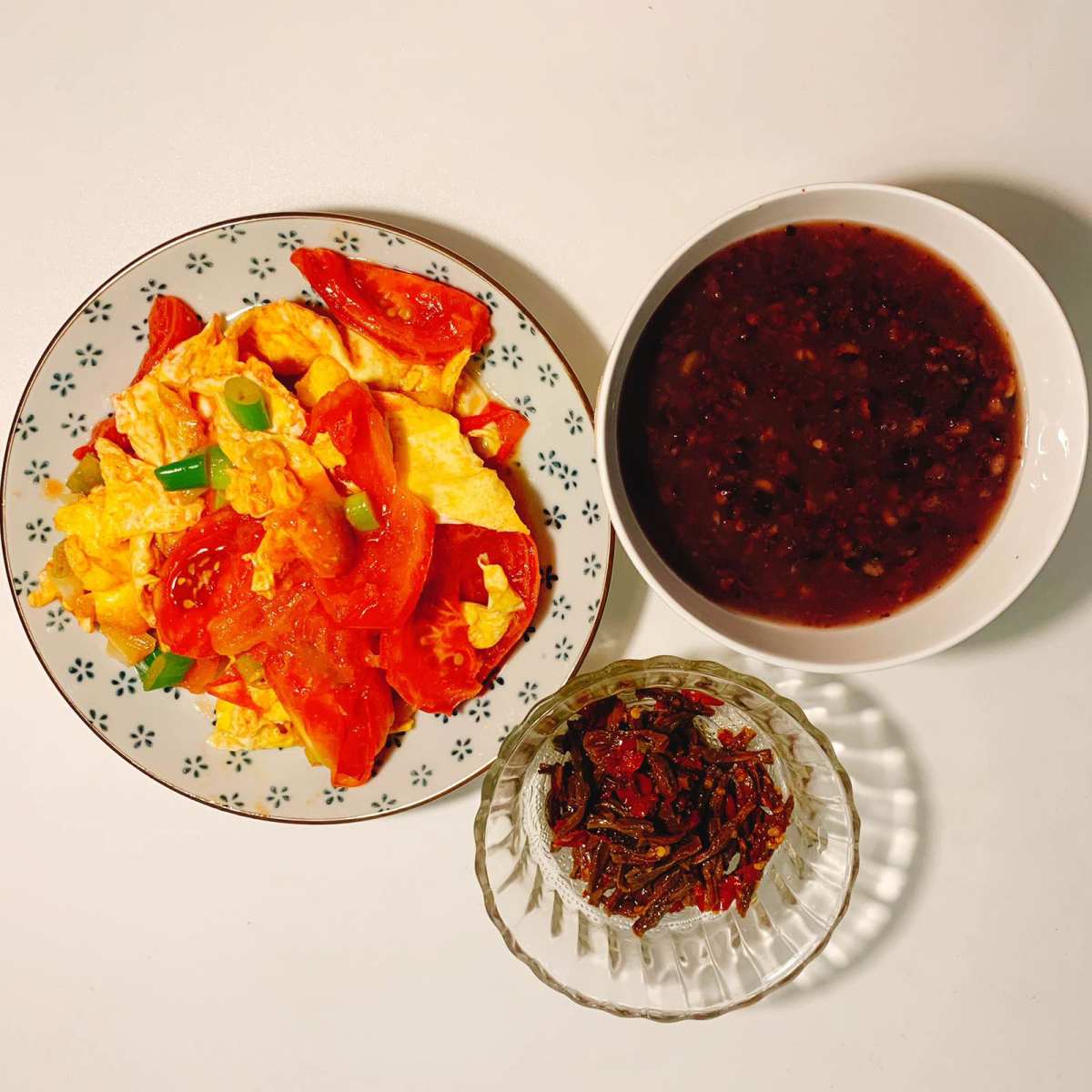 身打卡之day17 🍇早餐：黑米粥、豆角干咸菜、西红柿炒鸡