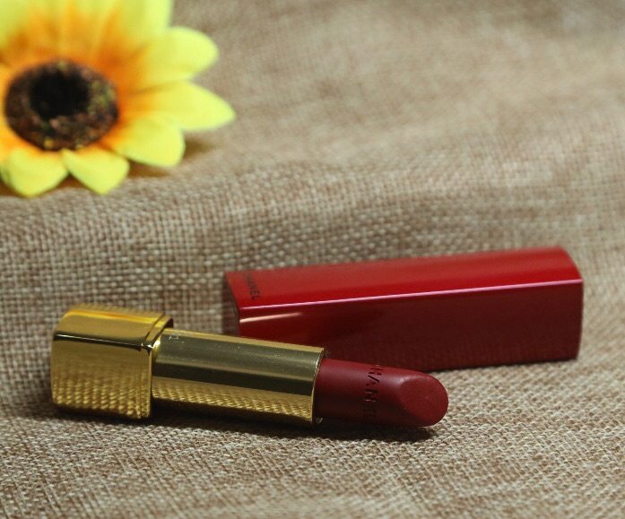 美美哒Chanel口红💄色号N3 细想下，这应该是我第一支